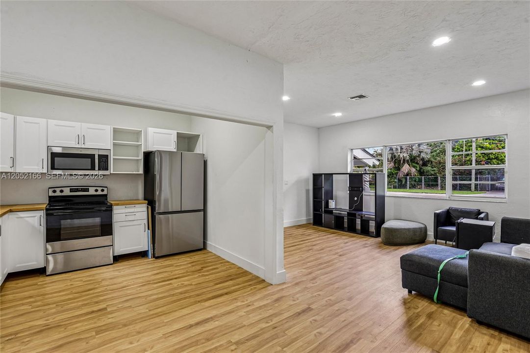 В аренду: $3,900 (2 спален, 2 ванн, 1555 Квадратных фут)
