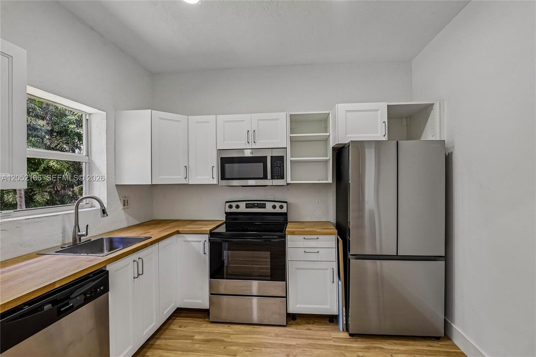 В аренду: $3,900 (2 спален, 2 ванн, 1555 Квадратных фут)