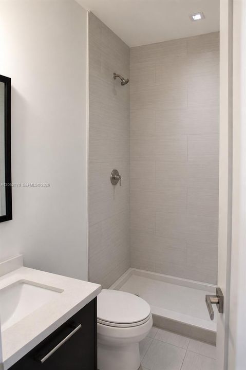 En Venta: $900,000 (4 camas, 3 baños, 2481 Pies cuadrados)