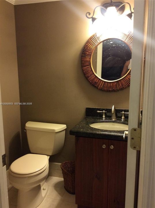 For Rent: $2,950 (1 beds, 1 baths, 912 Square Feet)