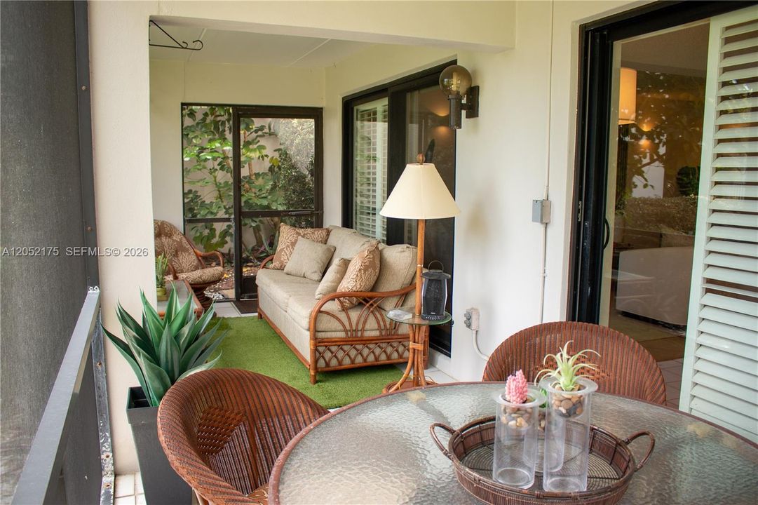For Sale: $574,900 (2 beds, 2 baths, 1200 Square Feet)