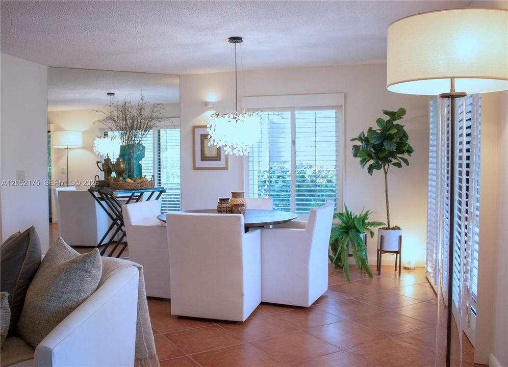 For Sale: $574,900 (2 beds, 2 baths, 1200 Square Feet)