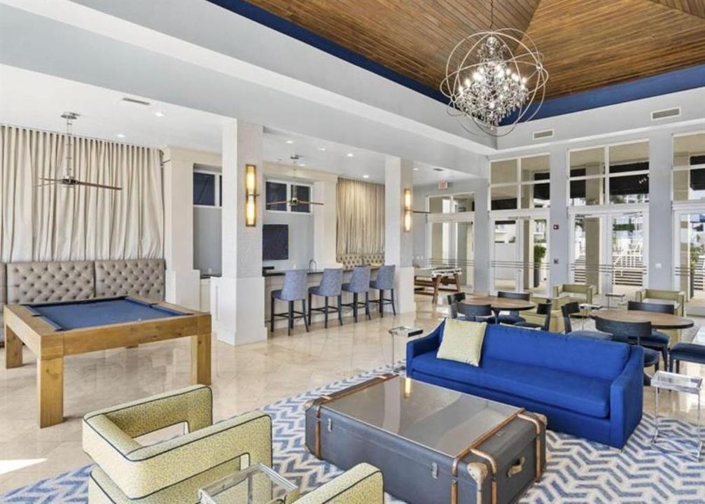 Strand 501 clubroom