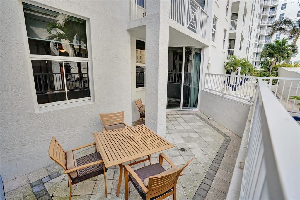 Strand 501 patio