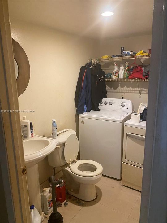 For Sale: $230,000 (2 beds, 2 baths, 1183 Square Feet)
