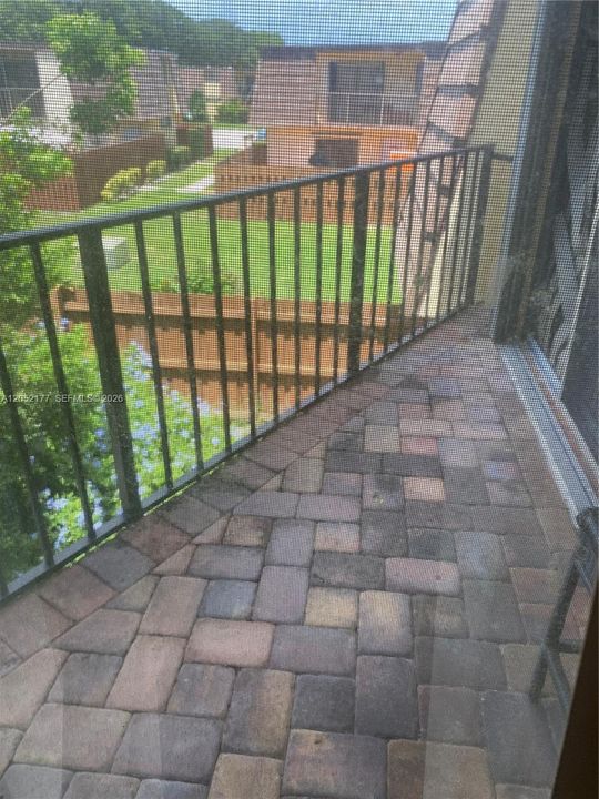 For Sale: $230,000 (2 beds, 2 baths, 1183 Square Feet)