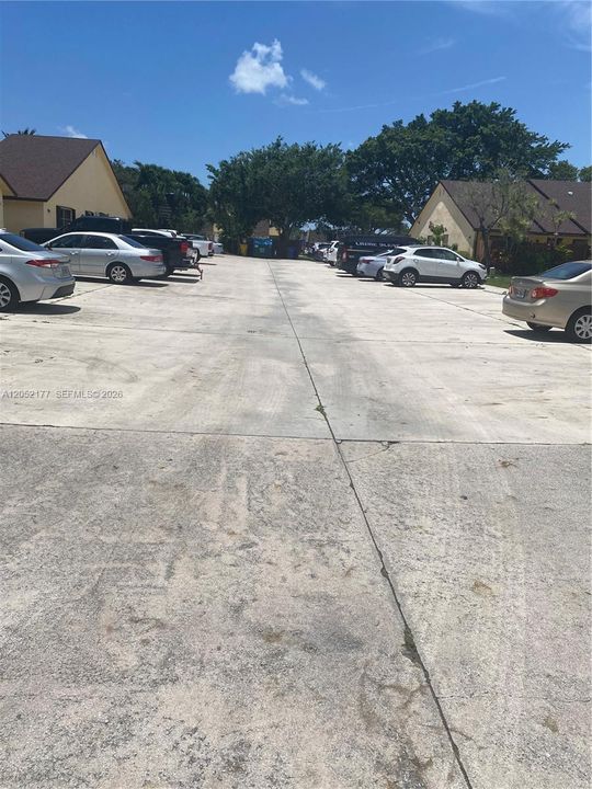 For Sale: $230,000 (2 beds, 2 baths, 1183 Square Feet)