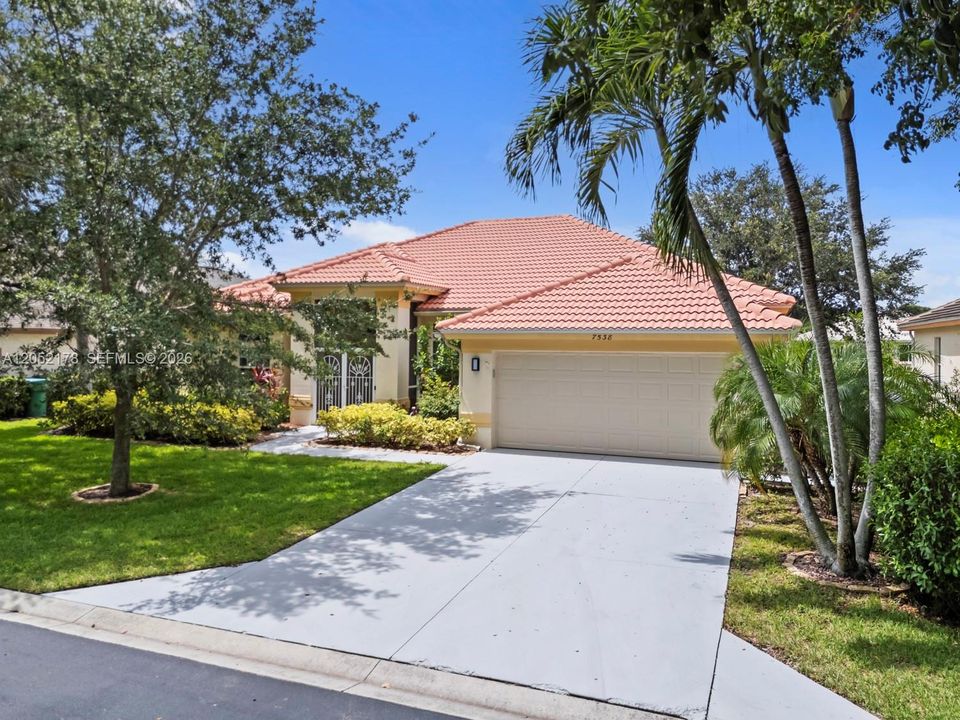 For Sale: $875,000 (3 beds, 2 baths, 2197 Square Feet)