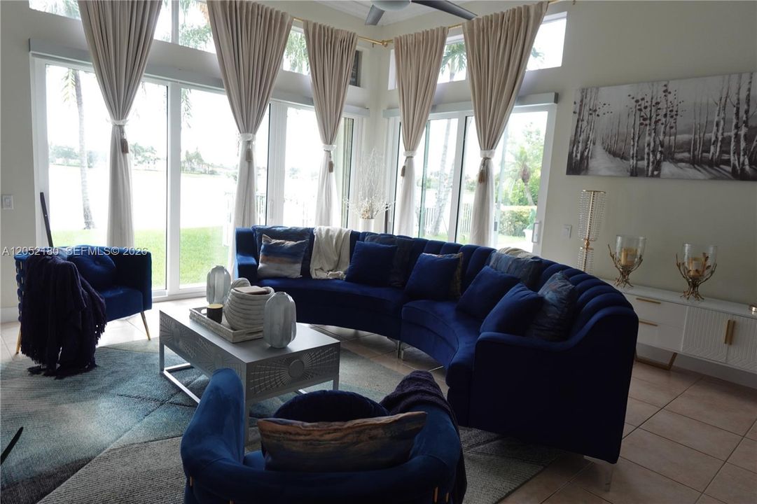В аренду: $8,500 (5 спален, 3 ванн, 2767 Квадратных фут)