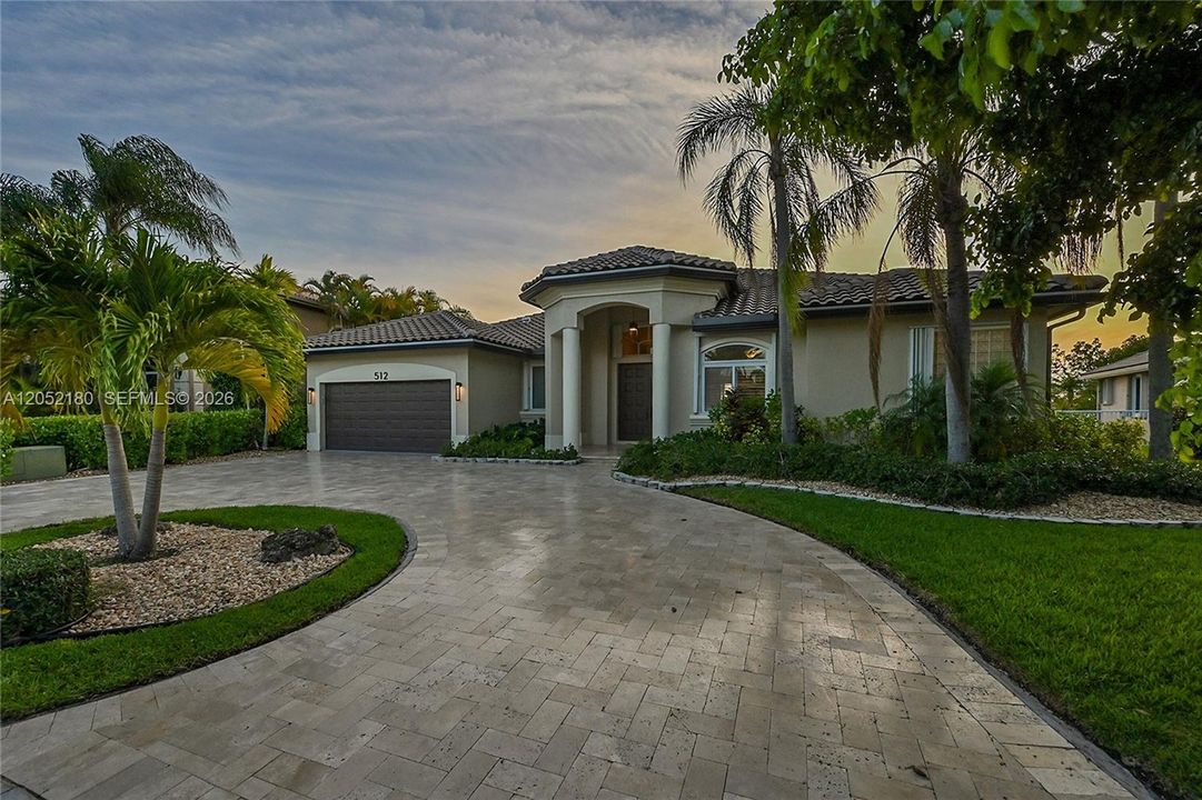 В аренду: $8,500 (5 спален, 3 ванн, 2767 Квадратных фут)