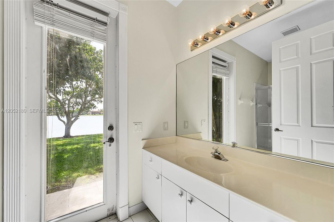 В аренду: $8,500 (5 спален, 3 ванн, 2767 Квадратных фут)