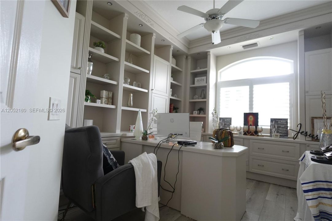 В аренду: $8,500 (5 спален, 3 ванн, 2767 Квадратных фут)