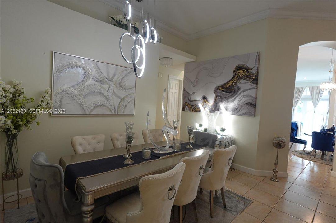 В аренду: $8,500 (5 спален, 3 ванн, 2767 Квадратных фут)