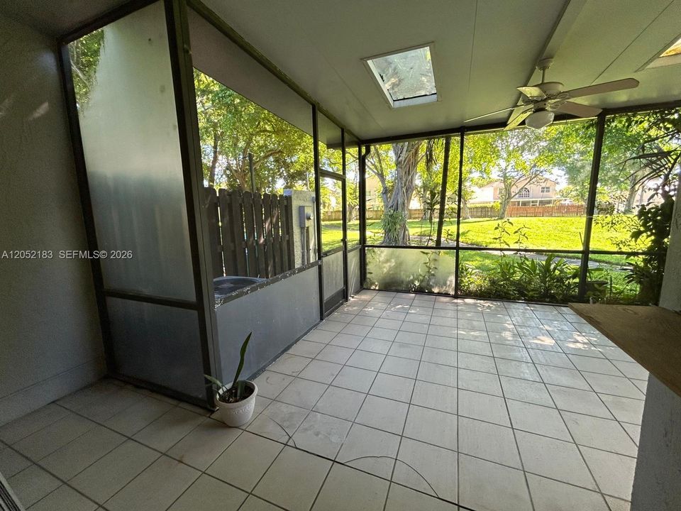 En Renta: $2,995 (3 camas, 2 baños, 1492 Pies cuadrados)