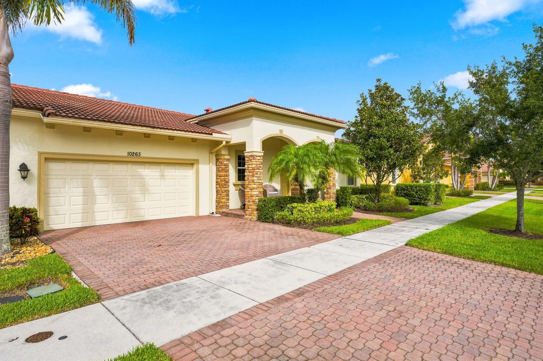 Residence Front