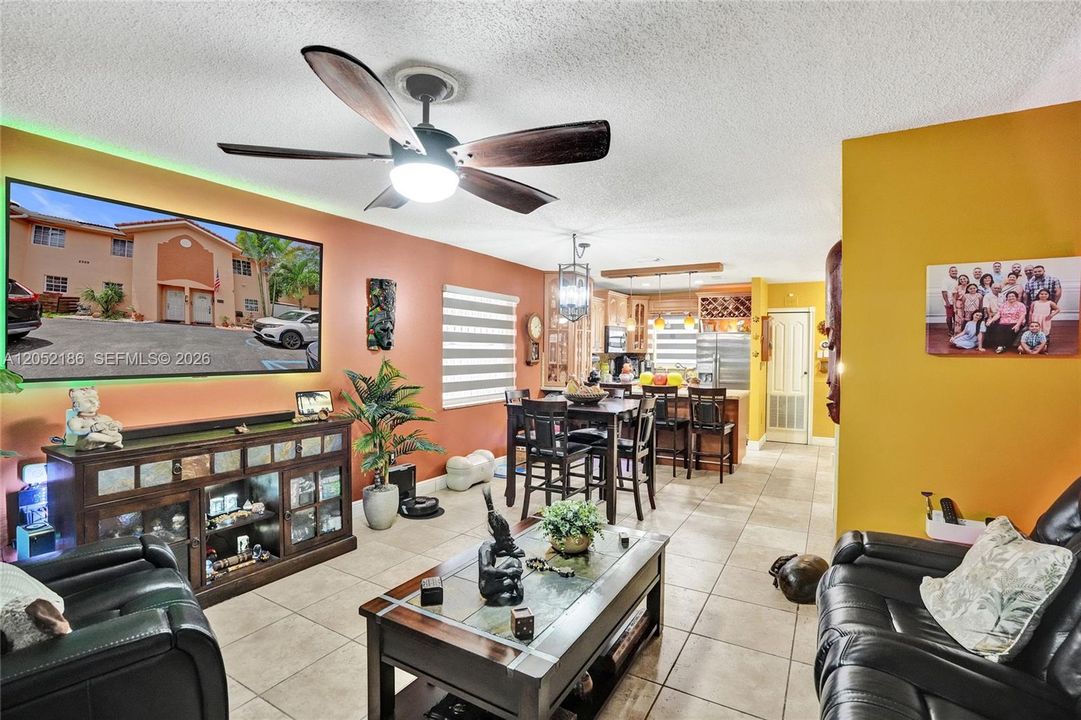 En Venta: $339,950 (2 camas, 1 baños, 1090 Pies cuadrados)