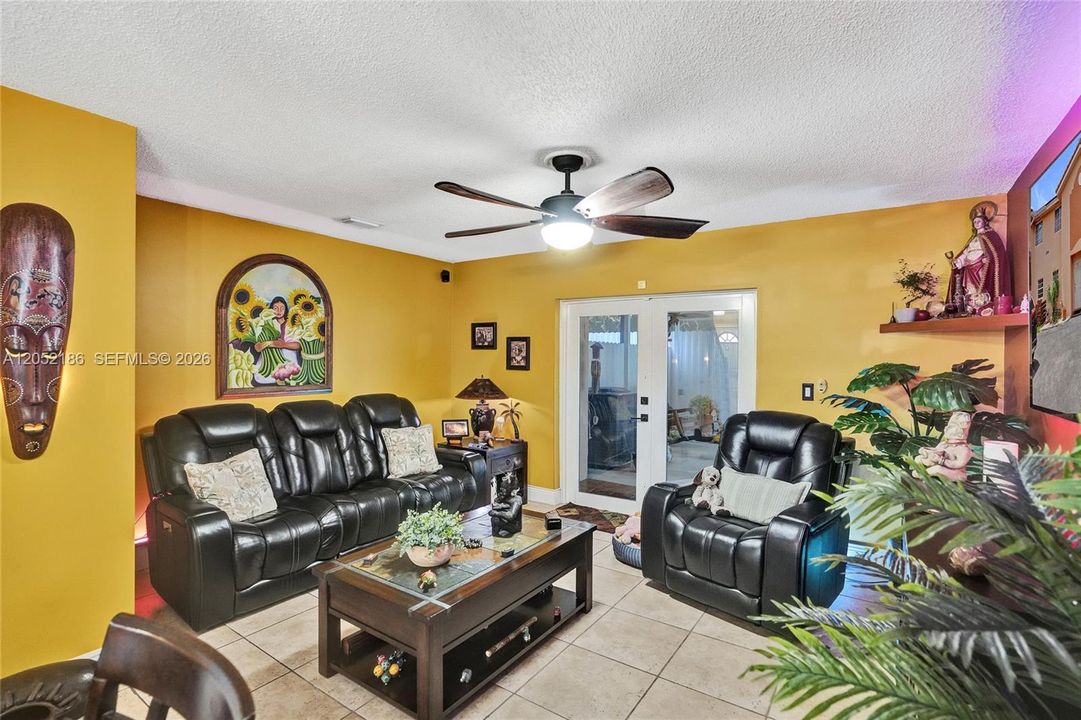 En Venta: $339,950 (2 camas, 1 baños, 1090 Pies cuadrados)