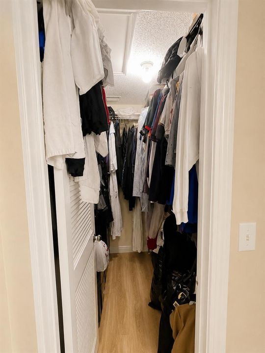 CLOSET