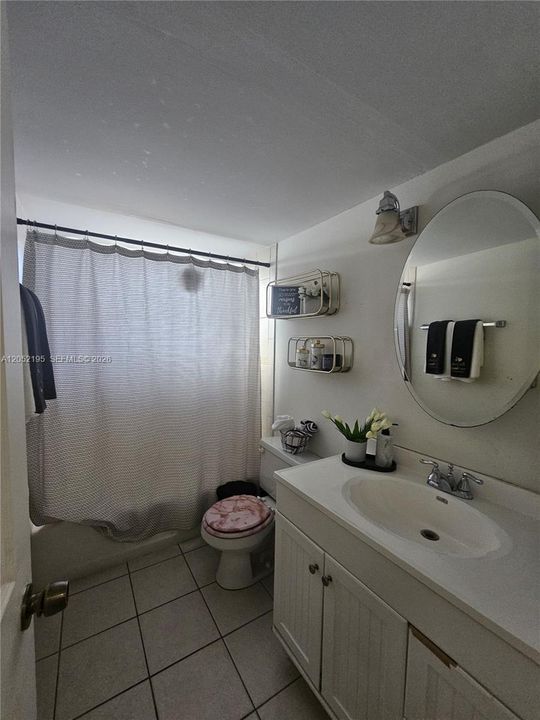 For Sale: $250,000 (2 beds, 2 baths, 1058 Square Feet)
