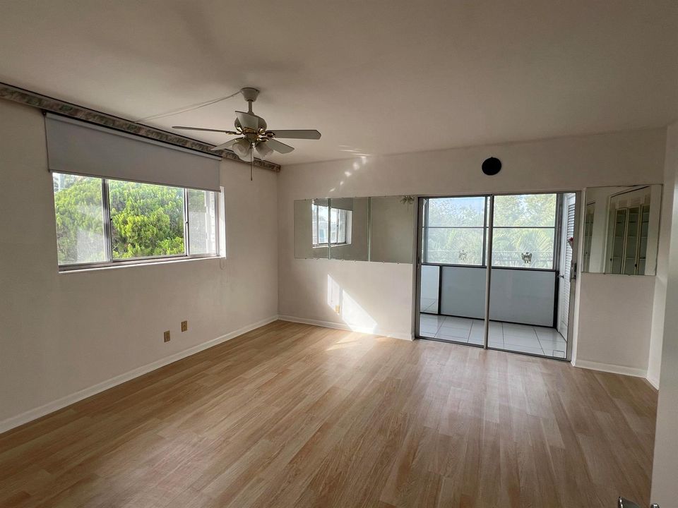 Spacious bedroom