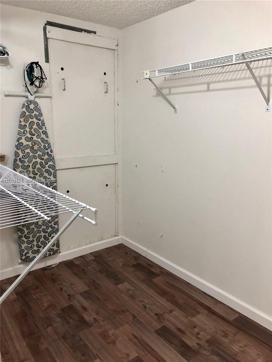 Walking closet