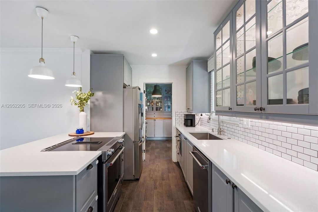 For Sale: $849,000 (4 beds, 2 baths, 1300 Square Feet)