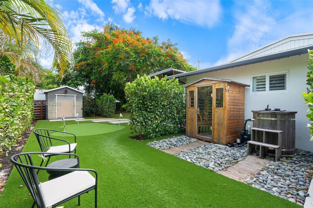 For Sale: $849,000 (4 beds, 2 baths, 1300 Square Feet)