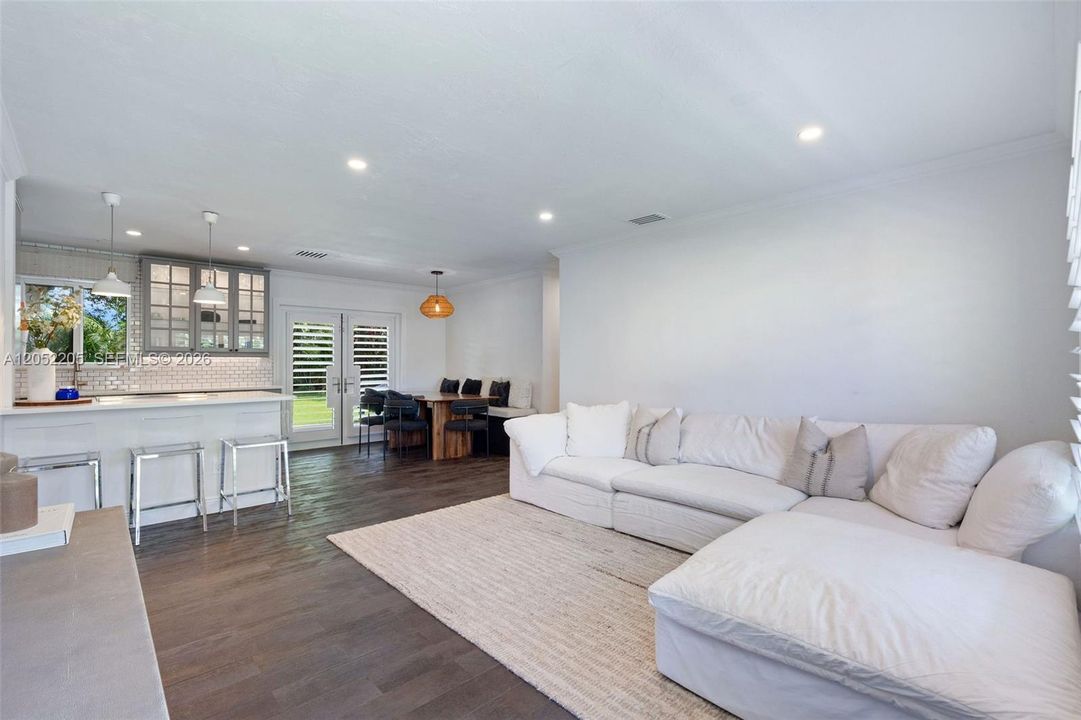 For Sale: $849,000 (4 beds, 2 baths, 1300 Square Feet)