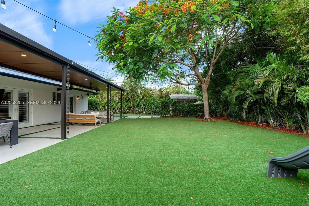 For Sale: $849,000 (4 beds, 2 baths, 1300 Square Feet)