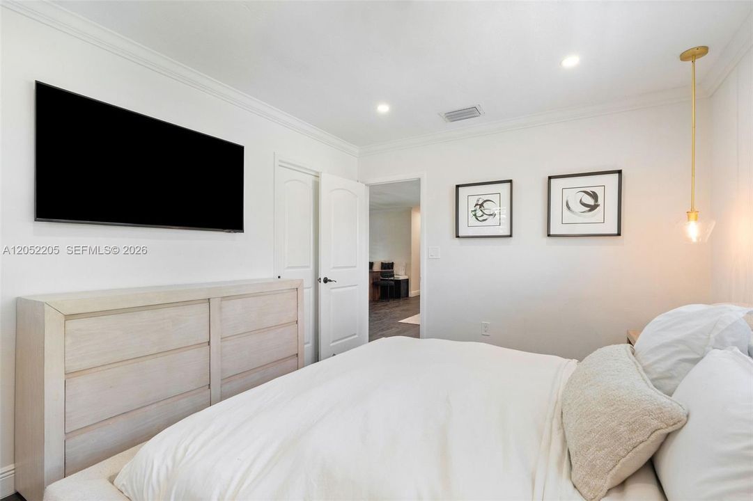 For Sale: $849,000 (4 beds, 2 baths, 1300 Square Feet)