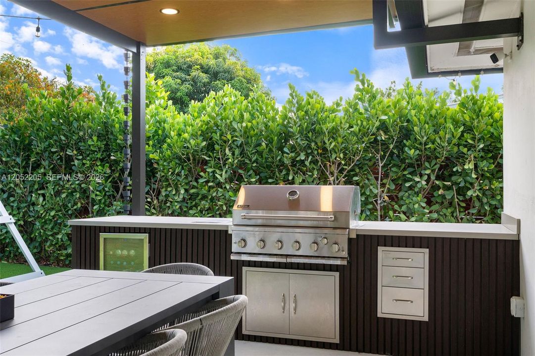 For Sale: $849,000 (4 beds, 2 baths, 1300 Square Feet)