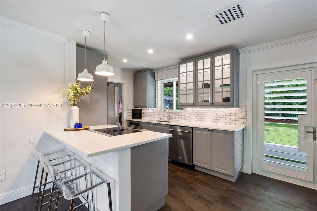 For Sale: $849,000 (4 beds, 2 baths, 1300 Square Feet)