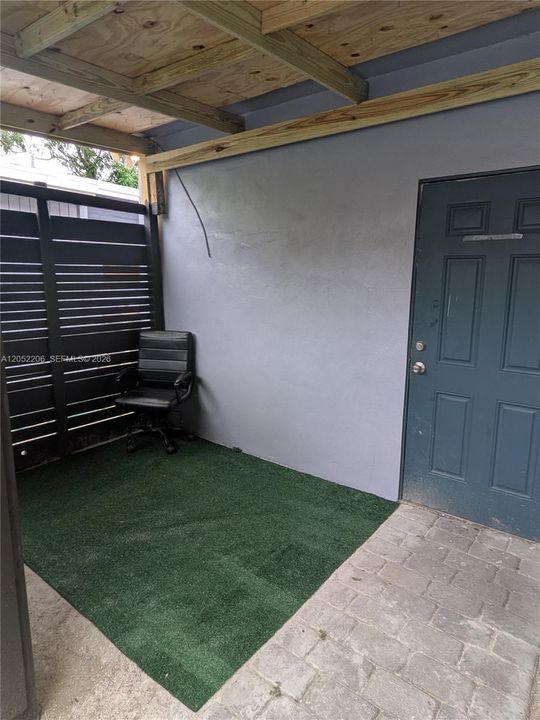 For Rent: $1,200 (0 beds, 1 baths, 600 Square Feet)