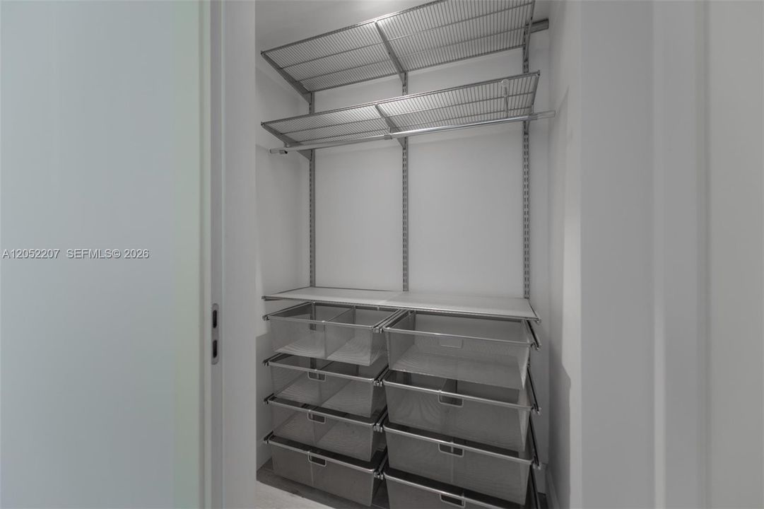 En Renta: $24,000 (3 camas, 3 baños, 2640 Pies cuadrados)