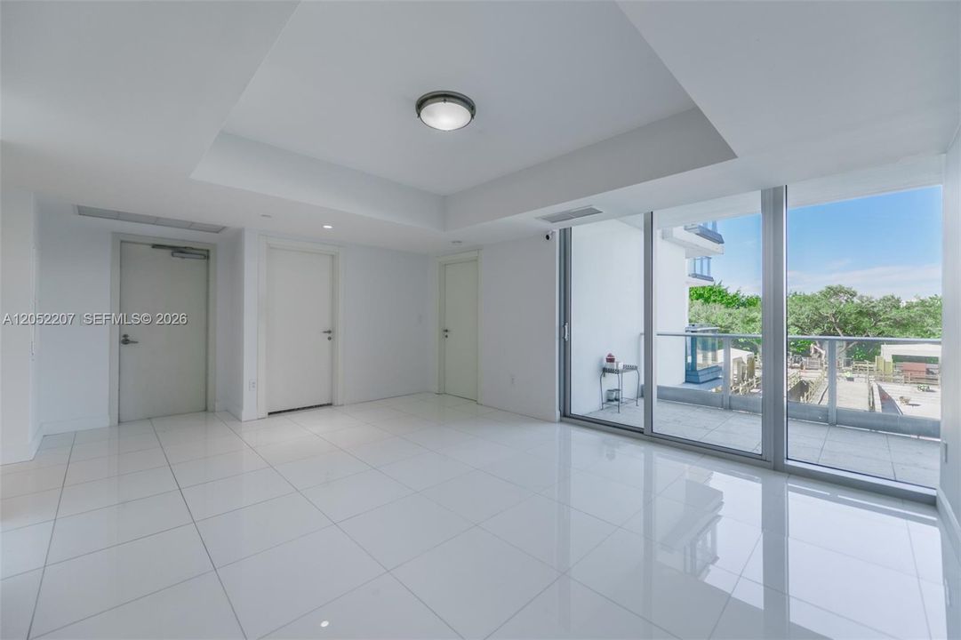 En Renta: $24,000 (3 camas, 3 baños, 2640 Pies cuadrados)