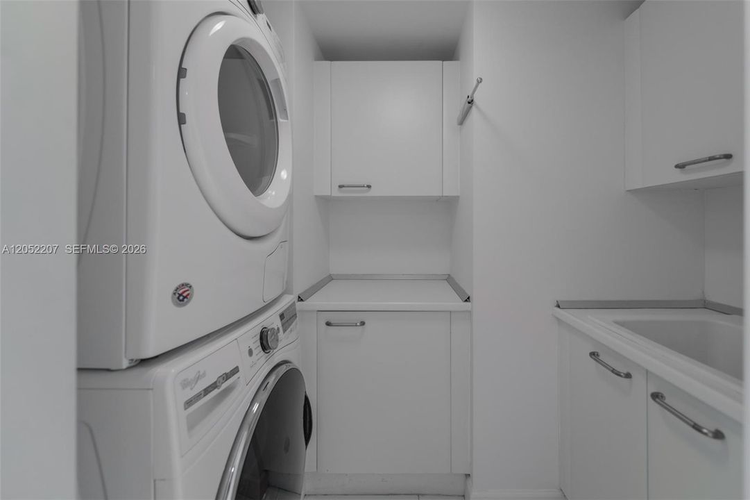 En Renta: $24,000 (3 camas, 3 baños, 2640 Pies cuadrados)