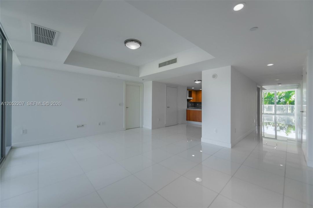 En Renta: $24,000 (3 camas, 3 baños, 2640 Pies cuadrados)