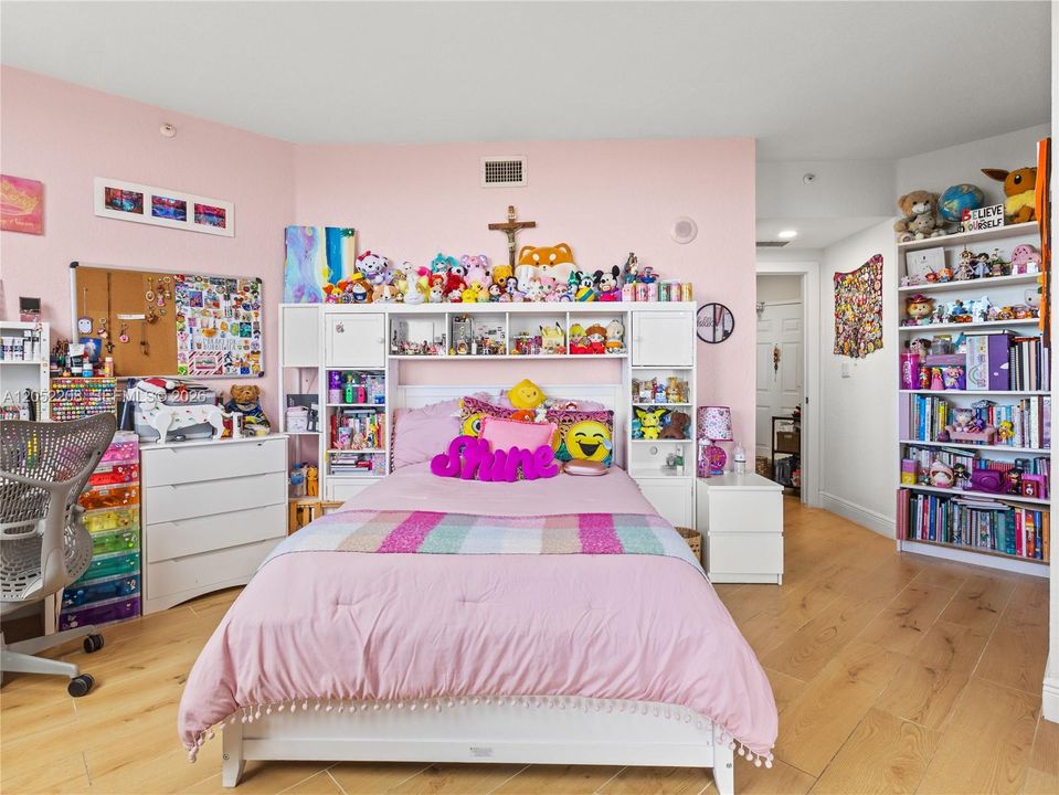 В аренду: $3,800 (2 спален, 2 ванн, 1203 Квадратных фут)