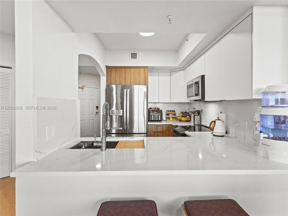 В аренду: $3,800 (2 спален, 2 ванн, 1203 Квадратных фут)