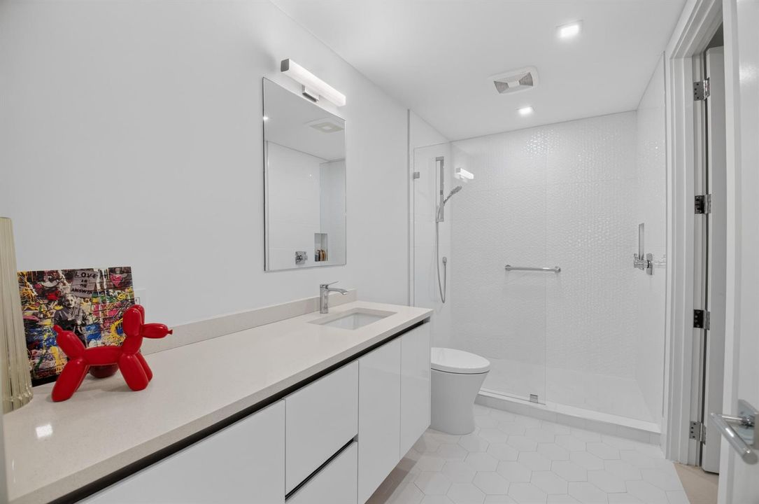 2ND BATHROOM