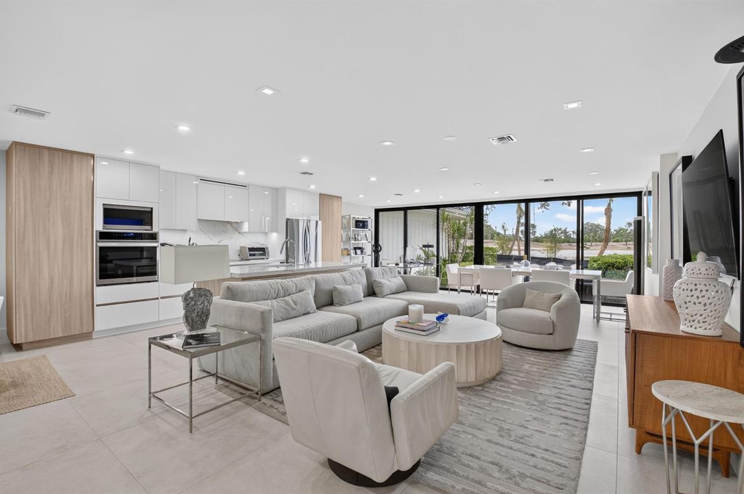 OPEN FLOOR PLAN