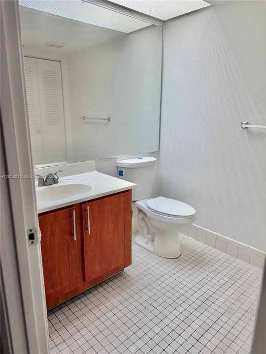 В аренду: $1,750 (1 спален, 1 ванн, 1045 Квадратных фут)