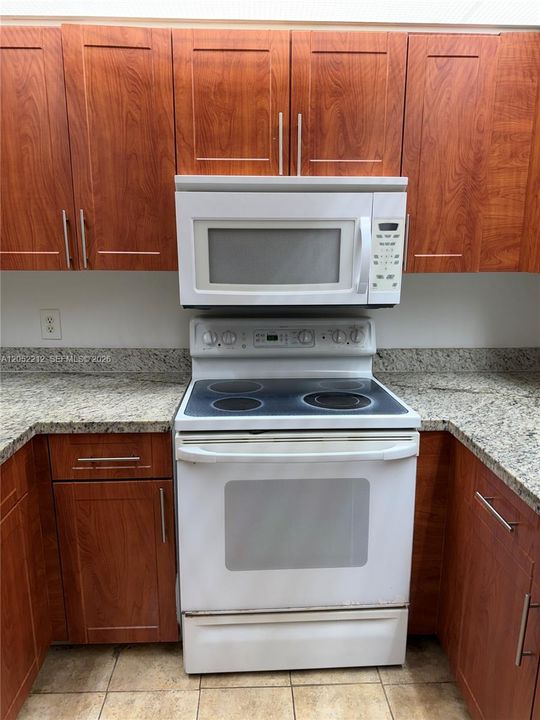 В аренду: $1,750 (1 спален, 1 ванн, 1045 Квадратных фут)