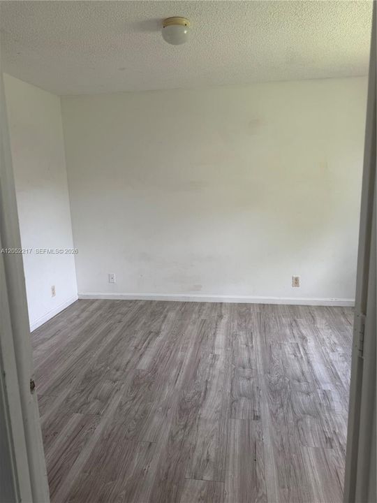 For Sale: $179,000 (2 beds, 2 baths, 855 Square Feet)