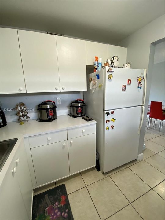 For Rent: $2,100 (2 beds, 2 baths, 908 Square Feet)