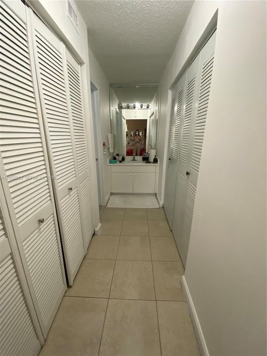 For Rent: $2,100 (2 beds, 2 baths, 908 Square Feet)