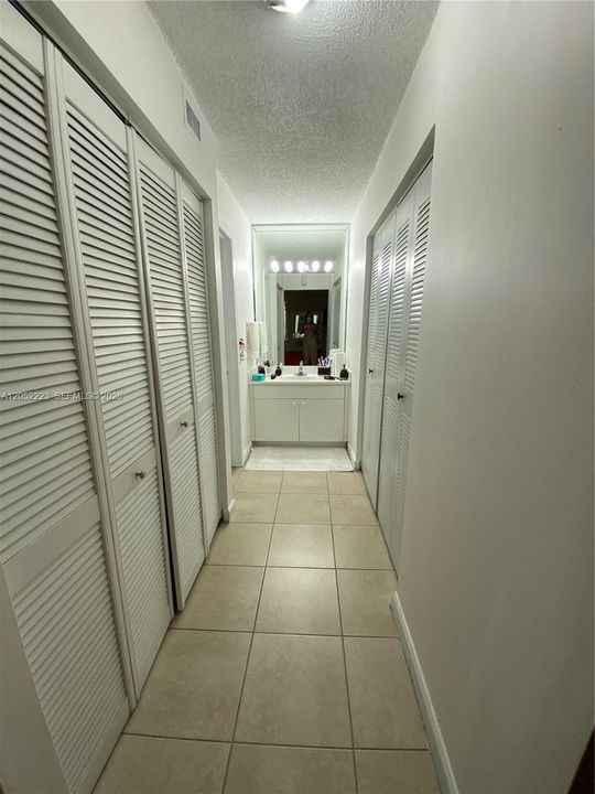 For Rent: $2,100 (2 beds, 2 baths, 908 Square Feet)