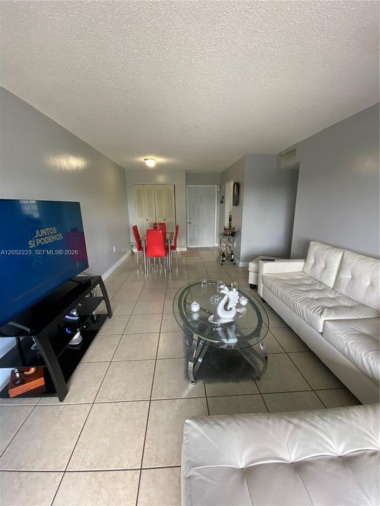 For Rent: $2,100 (2 beds, 2 baths, 908 Square Feet)