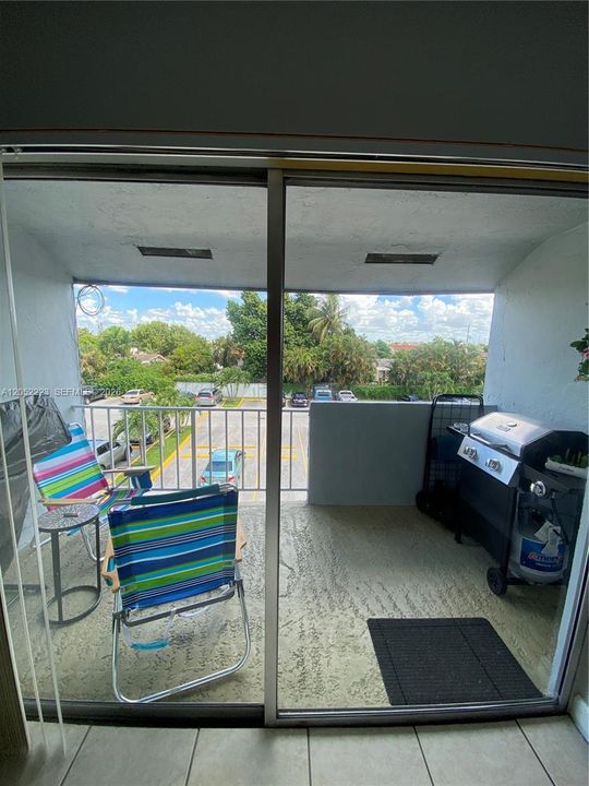 For Rent: $2,100 (2 beds, 2 baths, 908 Square Feet)