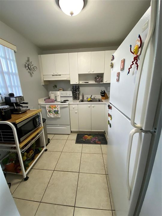 For Rent: $2,100 (2 beds, 2 baths, 908 Square Feet)
